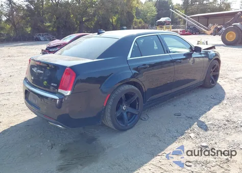 2018 Chrysler 300 Touring из США, поврежденный, VIN 2C3CCAAG2JH338295